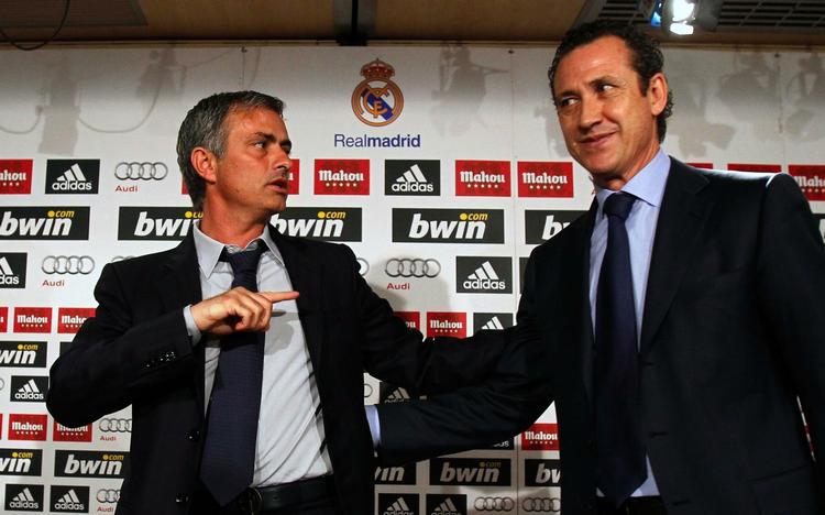 uenige. Magtkampen i Real Madrid faldt ud til José Mourinhos (tv.) fordel, da Jorge Valdano (th.) blev fyret. 