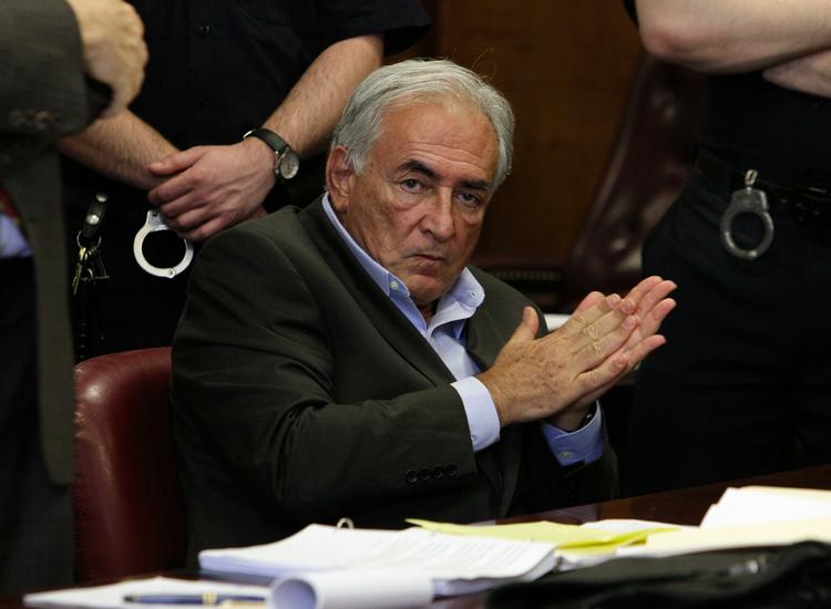 RETSSAL. Strauss-Kahn var i går i retten i New York, hvor han fik lov til at blive løsladt mod kaution. Det var tidligere på ugen blevet afvist. 