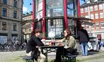 Sprødt. I en antik kiosk kan man nu få fish'n chips midt på Kongens Nytorv. 