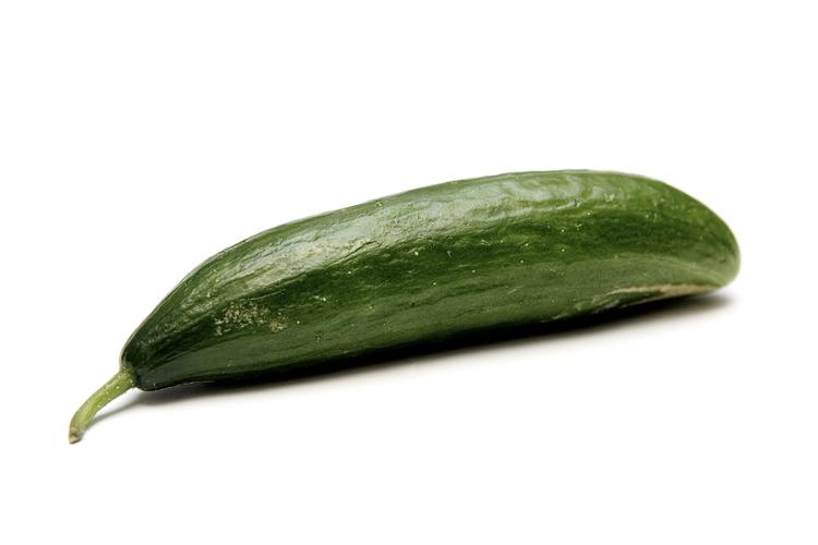 Den livsfarlige E. coli-bakterie VTEC er foreløbig fundet på tre spanske agurker solgt i tyske buutikker, men mere end 100 mennesker er indlagt med nyresvigt i Tyskland. 