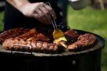 Grill. Vinene til grillmaden må gerne være lidt mere pågående end til et raffineret indemåltid. 