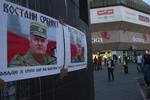 Helt. Flere steder i Beograd hænger i dag plakater af Ratko Mladic med påskriften 'Rejs dig serber!'. 