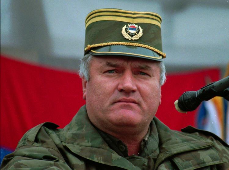 Udleveres. Ratko Mladic, der blev anholdt i går, er rask nok til at blive udleveret til FN's krigsforbryderdomstol i Haag. 