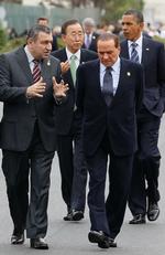 Snak. USA's præsident Barack Obama, premierminister Silvio Berlusconi, FN's generalsekretær Ban Ki-Moon og Egyptens  premierminister  Essam Sharaf . 