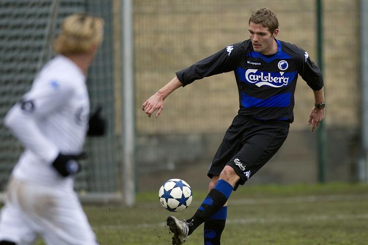 spilleberettiget. Jos Hooivelds første kamp for FC København kan blive Champions League-ottendedelsfinalen mod Chelsea. 