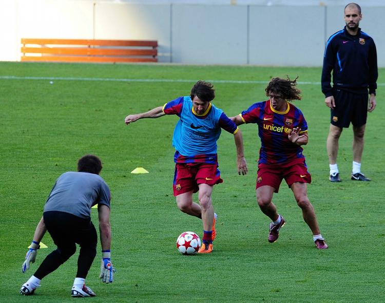 fravalgt. Efter den sidste træning valgte Pep Guardiola (th.) at frasortere Carles Puyol. 