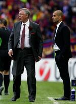 udfordring. Sir Alex Ferguson (tv) er klar over, at Manchester United blev sat på plads af Barcelona og træner Pep Guardiola. Men nu skal der opbygges et nyt Manchester United-hold. 