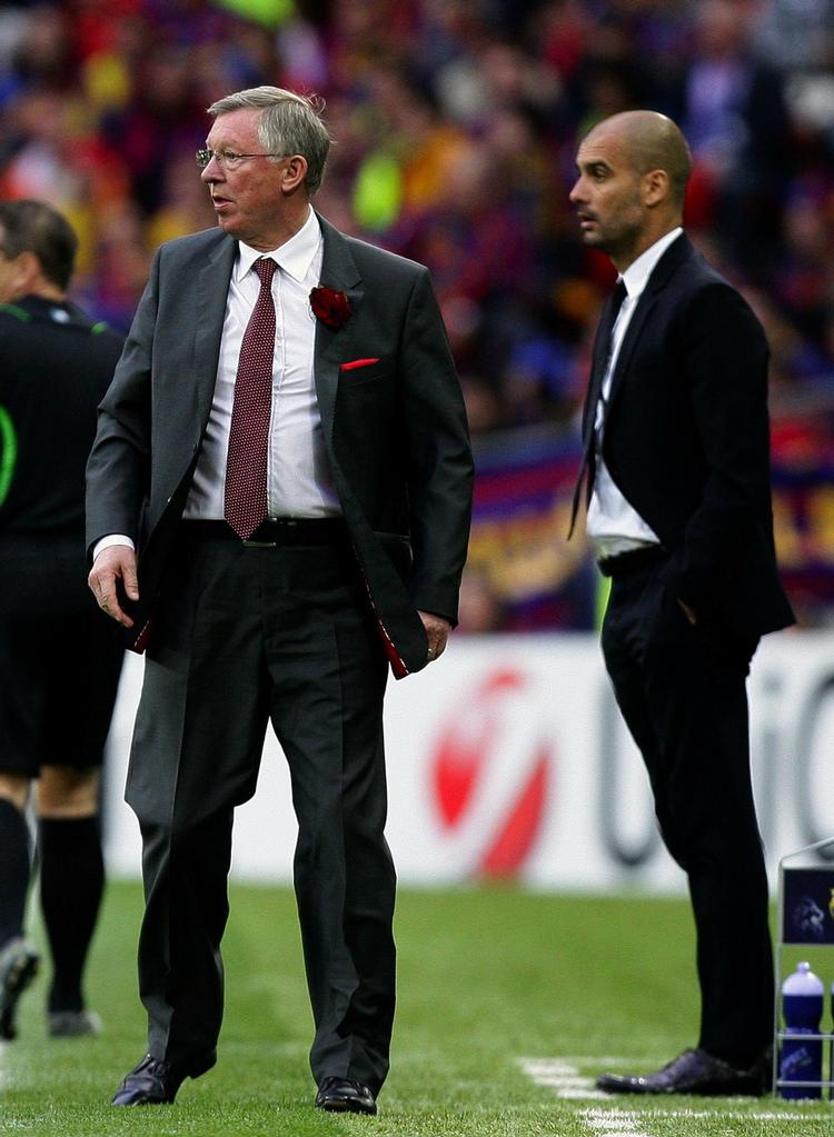udfordring. Sir Alex Ferguson (tv) er klar over, at Manchester United blev sat på plads af Barcelona og træner Pep Guardiola. Men nu skal der opbygges et nyt Manchester United-hold. 