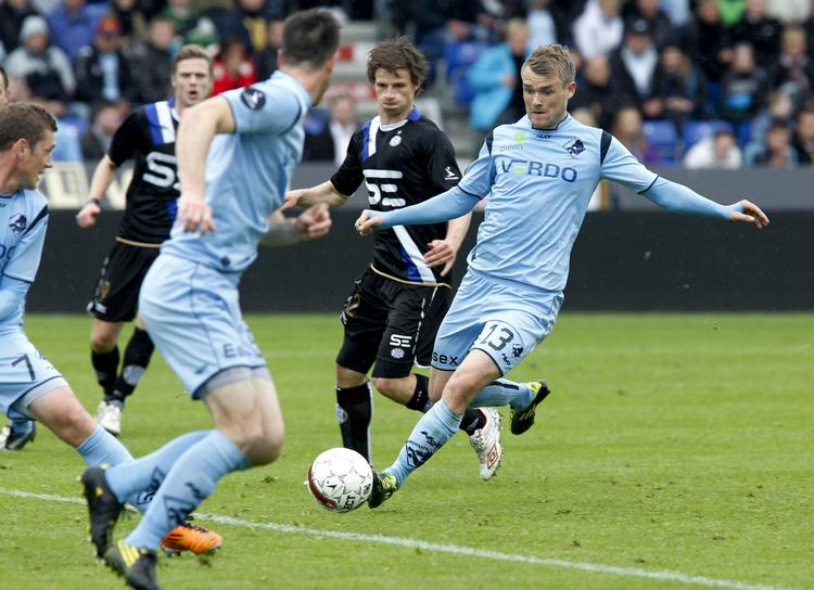 Fiasko. Mads Fenger og de øvrige Randers-spillere formåede ikke at undgå nedrykning. 