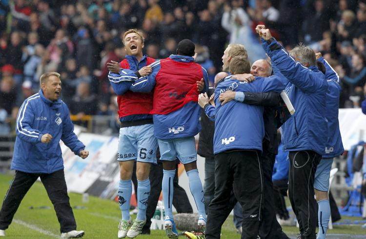 nede. Randers-spillerne jublede for tidligt i kampen mod Esbjerg. 