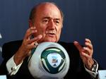 renset. Sepp Blatter kan nu gå efter endnu en periode som præsident i det internationale fodboldforbund. 