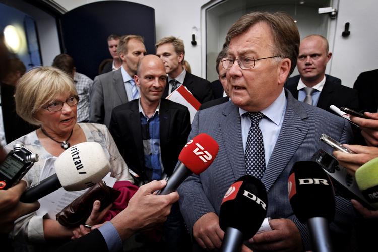 Socialdemokraterne klager nu til Folketingets formand over finansministeren efter slagsmål om økonomiplaner. 