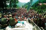 Srebrenica var under FNs beskyttelse, men kun en lille styrke hollandske FN soldater var stationeret i byen. 