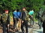 Den lille håndfuld FN soldater kunne ikke forhindre af de bosniske-serbiske styrker, med General Ratko Mladic i spidsen, førte alle mænd og drenge ud fra byen. 