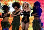 Stort. Britney Spears spillede i 2009 i Parken med masser af kostumeskift, assisteret af 50 dansere og cirkusartister. 