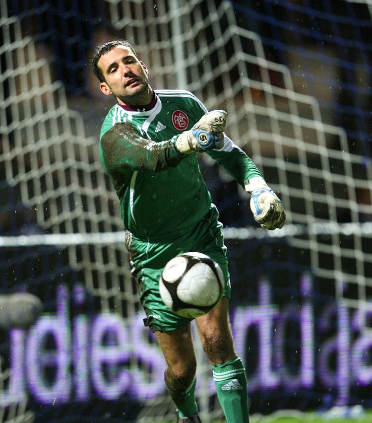 ærgerlig. Karim Zaza har været en god sidste skanse for AaB, men nu skiller klubben sig af med målmanden og flere andre spillere. 