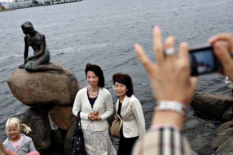 Fremtidsfrygt. Høj dansk moms og øget kontrol ved grænserne kan få turisterne til at søge andre steder hen. 