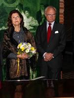 Afviser. Carl Gustaf nægter at have besøgt stripklubber. 