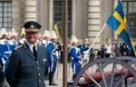 Stormombrust. Kong Carl Gustaf i et mere behageligt søgelys, da han fejrede sin 65 års fødselsdag i april. 