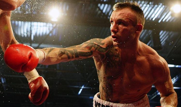 Kampklar. Det er næsten et år siden Mikkel Kessler har været i ringen. I april 2010 slog han Carl Froch i Herning, men en øjenskade satte karrieren på standby. 