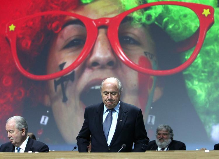 farverigt. Fifa-præsident Joseph Blatter gik i dag på talerstolen ved Fifas åbning af kongressen, hvor schweizeren nu er eneste kandidat til præsidentvalget. 