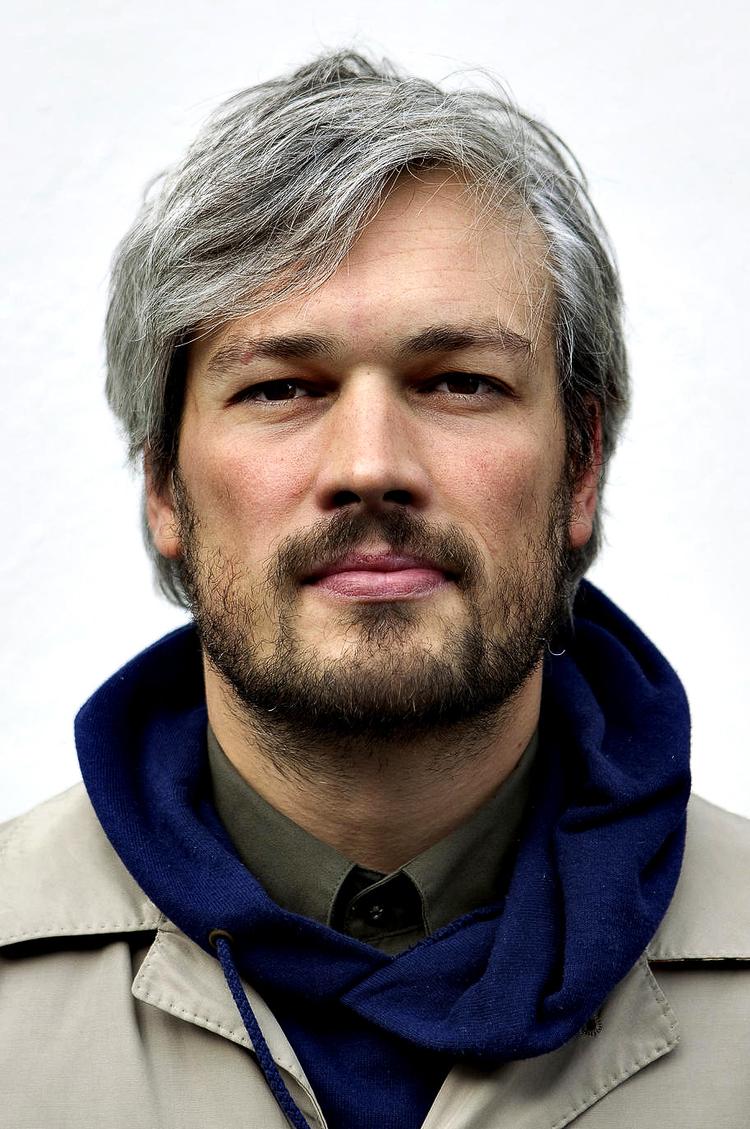 Avantgarde. Før Thomas  Fleurquin fik grå hår og begyndte at tale Djøf-sprog, var han en sjov fransk dj-fætter. 