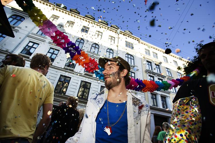 Nedtælling. Distortions gadefester begynder onsdag klokken 17. Men allerede klokken 17, kan man begynde at varme op med fest. 
