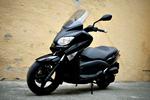 lolscooter2_04-06-2011_S6BTAHG.jpg