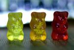 SNYDT. Engelsk pige troede, at hun havde slik i sin Haribopose. Hun anede ikke, at hendes far havde gemt noget ganske andet i posen. 
