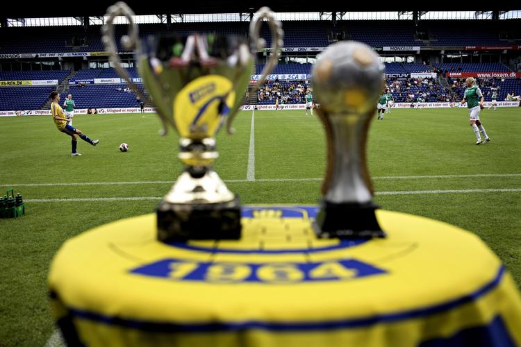 pokaljagt. Både Brøndby og Fortuna Hjørring er videre i Champions League, hvor de to danske hold møder modstand fra Sverige og Litauen i weekenden. 