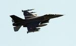 Bombetogt. Danske F-16-fly havde arktisk overlevelsesudstyr med på ørkenmission. 