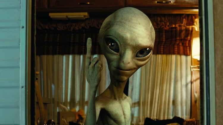 UFO-hygge. Paul er en fesengrøn og funky rumfætter med forkærlighed for pot, party og sjofle bemærkninger. 