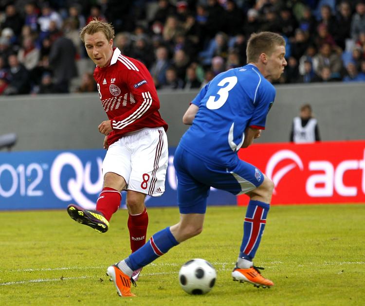 2-0. Med sit første landskampsmål gjorde Christian Eriksen det til 2-0. 