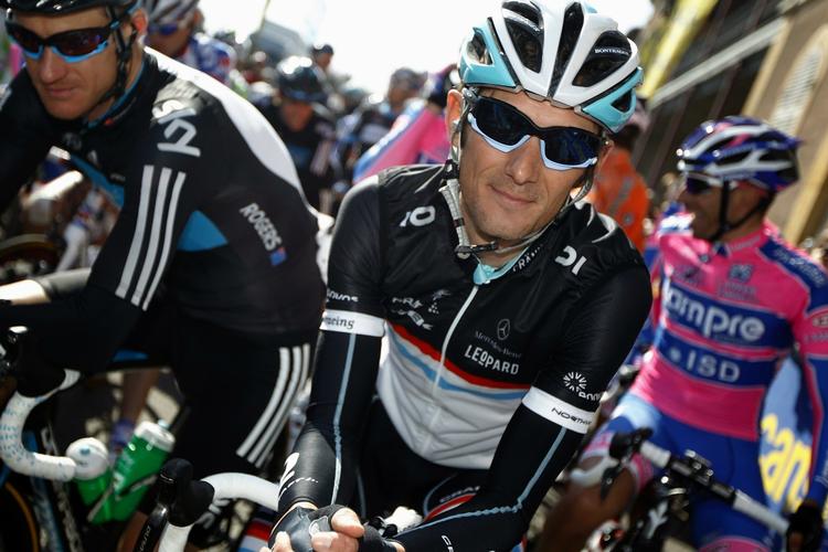 indhentet. Med en margin på 10 cm blev Frank Schleck besejret på sidste etape af Luxembourg Rundt. 