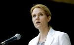 Talerstol. Helle Thorning-Schmidt på talerstolen ved en af sine tre grundlovstaler i går. 