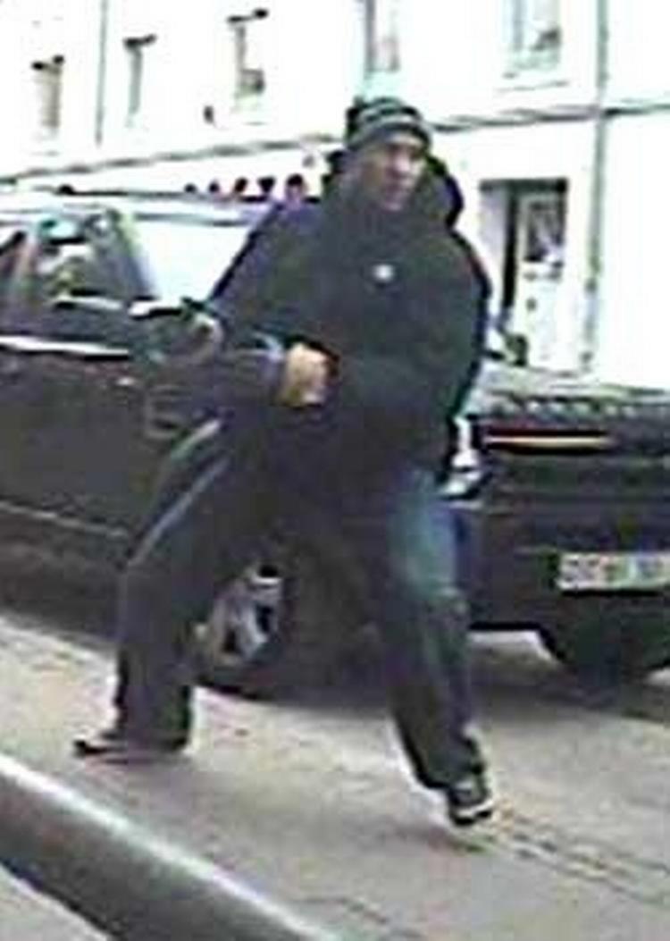 Gerningsmanden er endnu ikke identificeret efter drabsforsøget mod Brian Sandberg. 