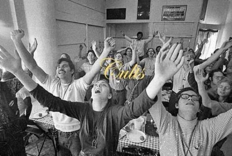 Navnet Cults kom frem på divers musikblog med deres dragende sang 'Go Outside', som startede en steppebrand på internettet. Foto: PR 