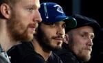 kraftfuldt. Jannik Hansen (tv) har sammen med holdkammeraterne fra Vancouver Canucks ladet skægget vokse under finalesejren i NHL. 