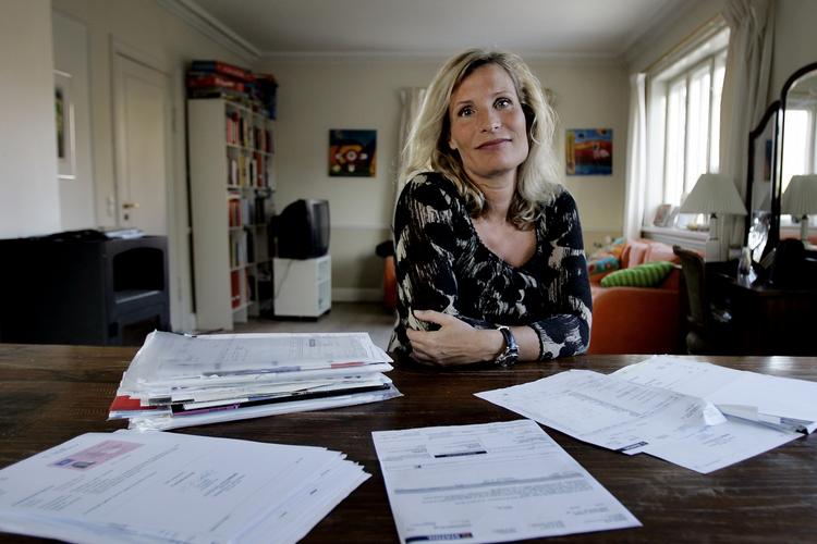 Tyverioffer. Liselotte Lyngsø er en af de danskere, der har oplevet at få sit cpr-nummer stjålet og misbrugt. Sidste år fortalte hun i Politiken, hvordan tyve blandt andet har oprettet mobiltelefonabonnementer samt benzin-og videokort i hendes navn. 