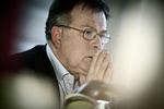 Uenig. Finansministeren giver den kolde skulder til ministre, der vil sætte en prop i udlændingestramningerne. 