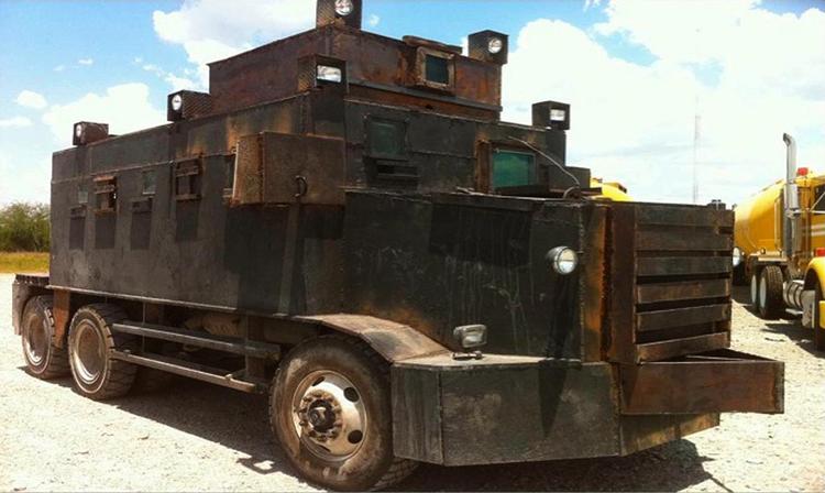 KAMPVOGN. En af de pansrede lastbiler, Mexicos militær fandt på narkokartels fabrik i Camargo. 