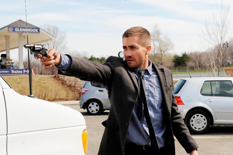 Weird. Jake Gyllenhaal spiller i 'Source Code' en mand, der oplever den samme situation 5 gange. 