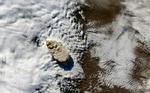 Dette foto frigivet af NASA viser askeskyen fra den chilenske vulkan Puyehue-Cordón Caulle, set fra rummet. 