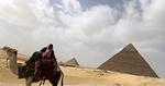 EGYPTEN. De få turister, der besøger landet kan nyde at have turistattraktionerne (næsten) for sig selv. 
