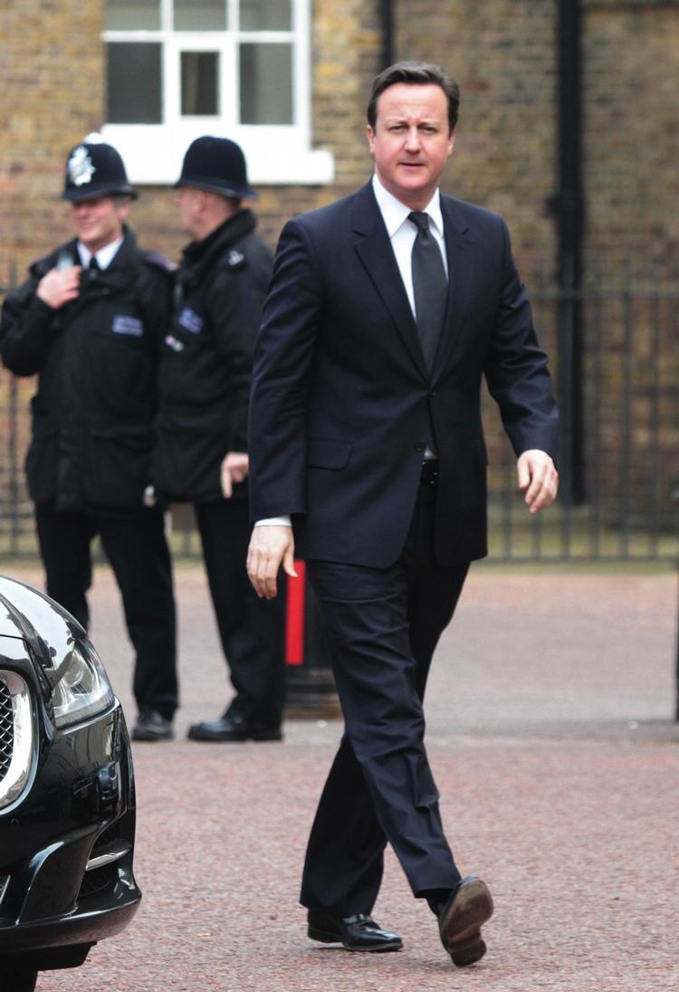 fodboldkrise. Den britiske premierminister David Cameron blander sig nu i debatten om korruption i det lukkede internationale fodboldforbund Fifa. 