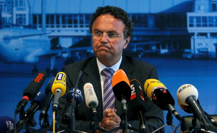 Uacceptabelt! »Vi kan ikke acceptere, at Schengen-rejsefriheden med koldt overlæg og indirekte bliver undergravet«, siger Hans-Peter Friedrich. 
