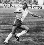 kritik. Preben Elkjær og spillerne på dynamitholdet fra midten af 1980'erne var noget mere livlige og 'citategnede' end spillerne på det nuværende landshold. 
