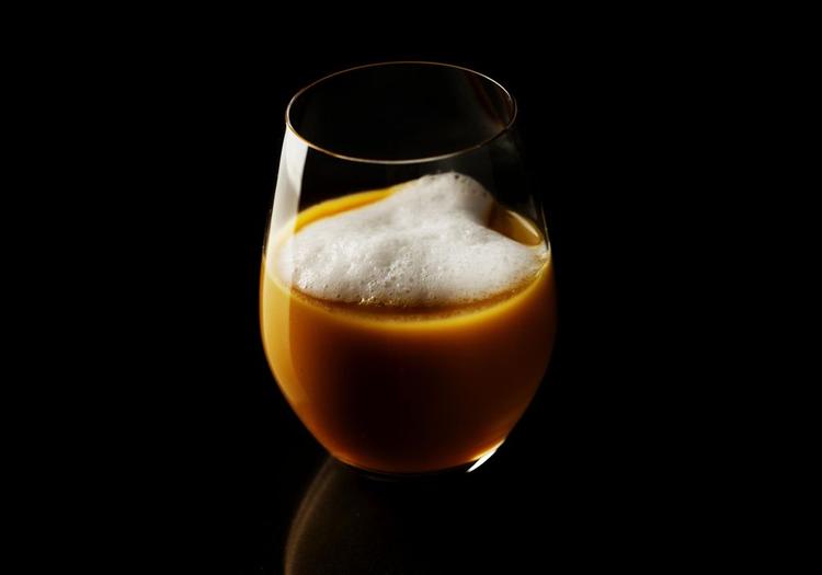 Bottoms up. Ole Knudsen blander drinken med skotsk inspiration, Full Scottish Breakfast. 