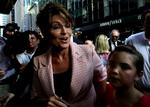 Centrumsfigur. Sarah Palin lynskudt for 10 dage siden i New York, hvor hun skulle til møde med den republikanske milliardær Donald Trump. Han var inde i billedet som præsidentkandidat, men har nu opgivet tanken. 