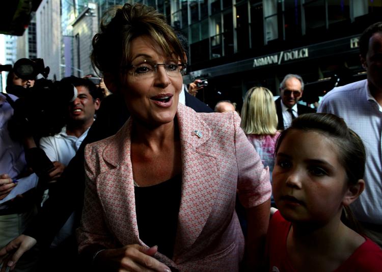 Centrumsfigur. Sarah Palin lynskudt for 10 dage siden i New York, hvor hun skulle til møde med den republikanske milliardær Donald Trump. Han var inde i billedet som præsidentkandidat, men har nu opgivet tanken. 